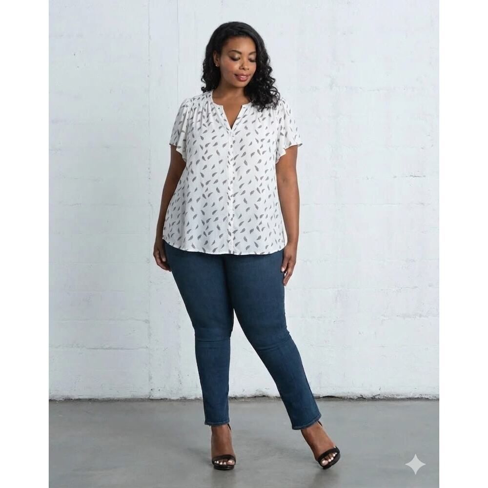 Monday Fun 1X White Feather Print Blouse Plus Size Flutter Sleeve Top